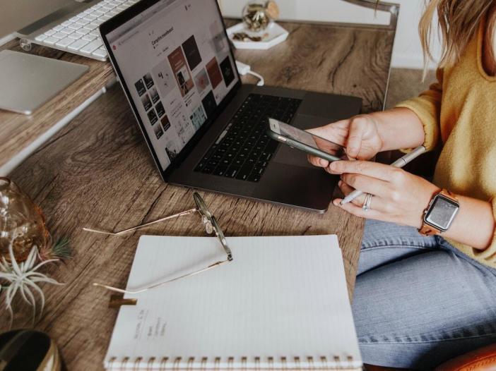 Street-side workspace in London, perfect for sprinting and learning how to write faster.